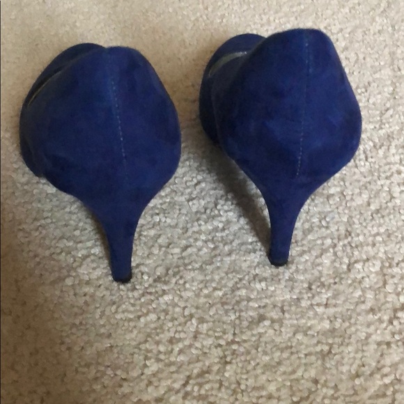 Shoes - Picture 3 of 4